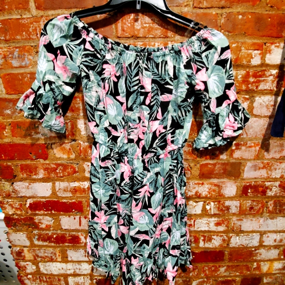 Floral dress, mini, women junior size Meduim